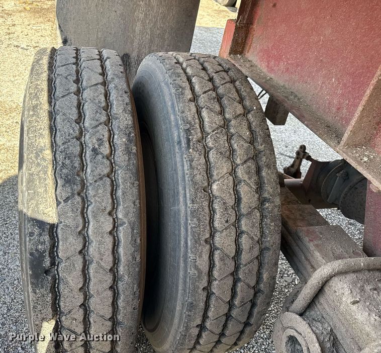 image for item DU3404 1989 Palmer end dump trailer