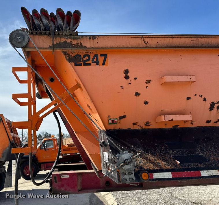 image for item DU3407 1989 Palmer end dump trailer