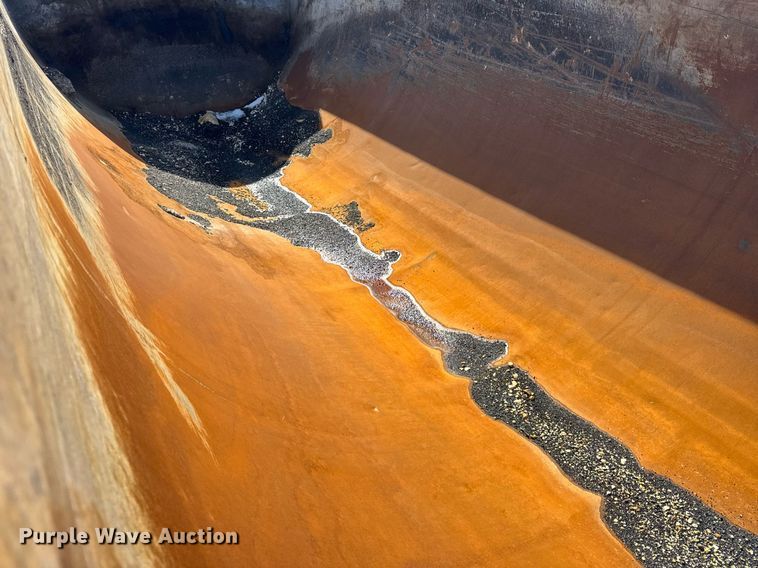 image for item DU3407 1989 Palmer end dump trailer