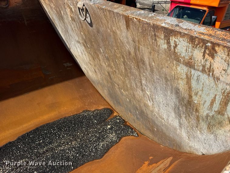 image for item DU3407 1989 Palmer end dump trailer