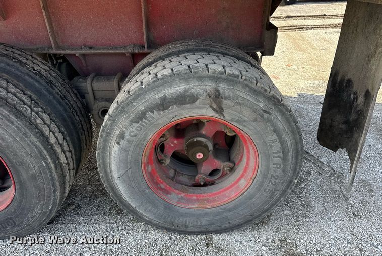 image for item DU3407 1989 Palmer end dump trailer