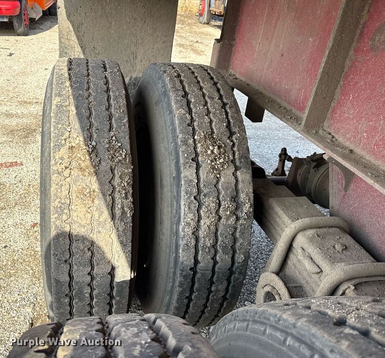 image for item DU3407 1989 Palmer end dump trailer