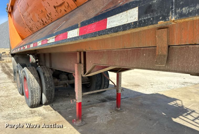 image for item DU3409 1989 Palmer end dump trailer