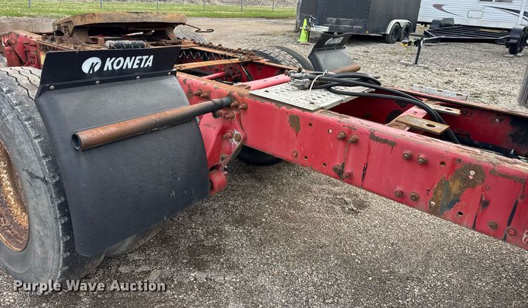 image for item DU3429 2001 Freightliner Columbia semi truck