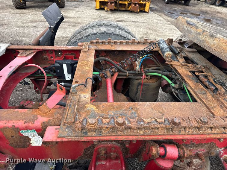 image for item DU3429 2001 Freightliner Columbia semi truck