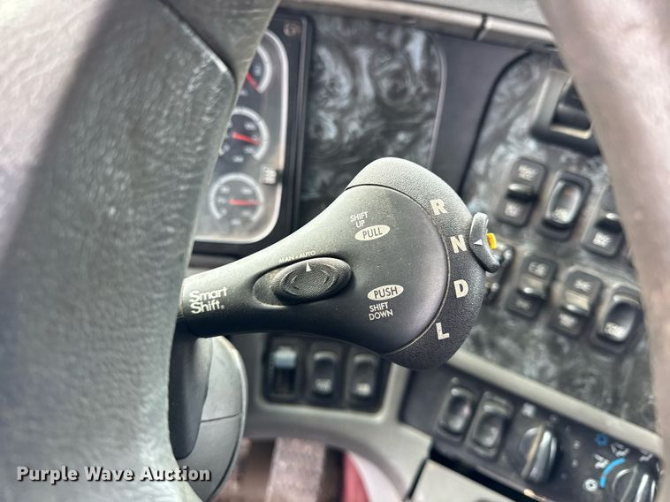 image for item DU3429 2001 Freightliner Columbia semi truck