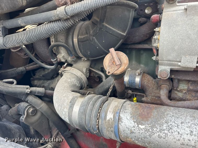 image for item DU3429 2001 Freightliner Columbia semi truck