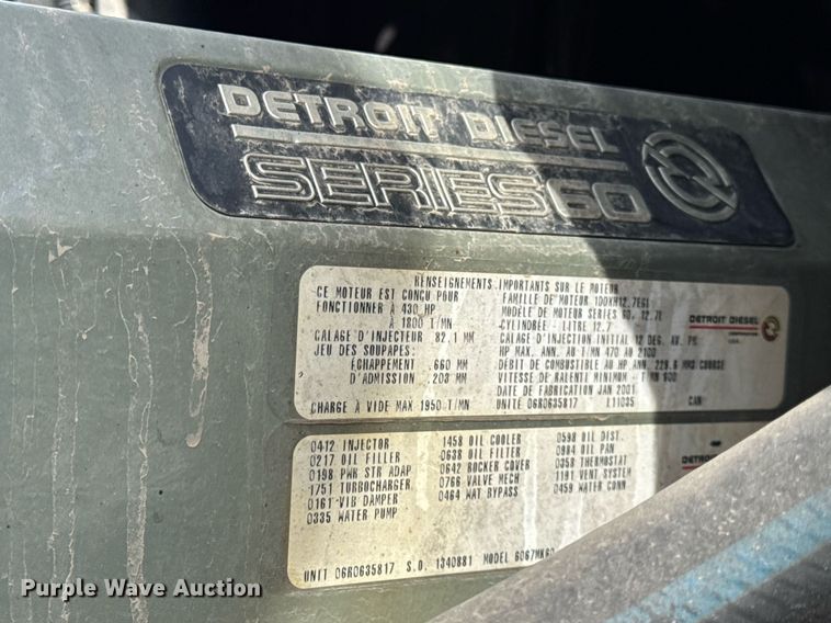 image for item DU3429 2001 Freightliner Columbia semi truck