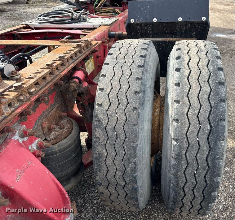 image for item DU3429 2001 Freightliner Columbia semi truck