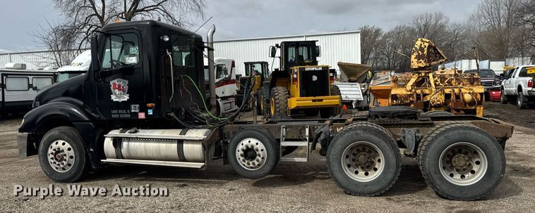 image for item DU3430 2005 Freightliner Columbia semi truck