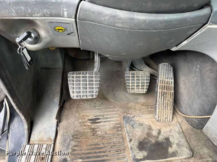 image for item DU3430 2005 Freightliner Columbia semi truck