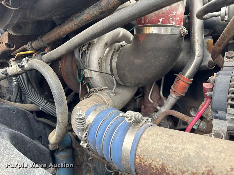 image for item DU3430 2005 Freightliner Columbia semi truck