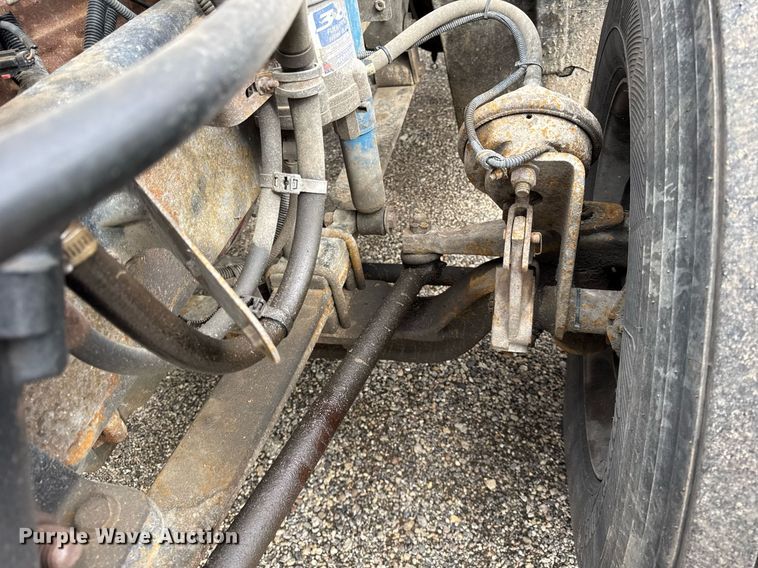 image for item DU3430 2005 Freightliner Columbia semi truck