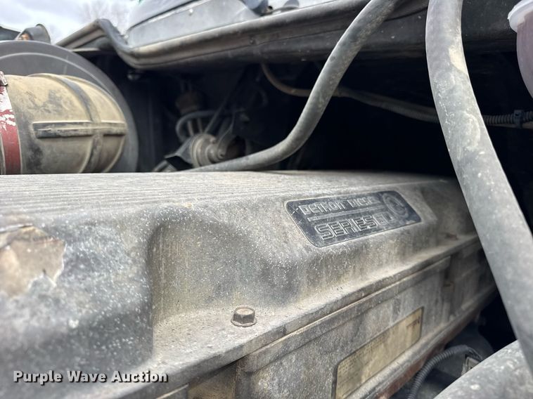 image for item DU3430 2005 Freightliner Columbia semi truck