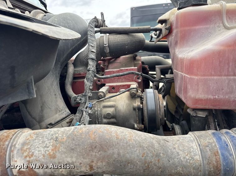 image for item DU3431 2009 Volvo VNL semi truck