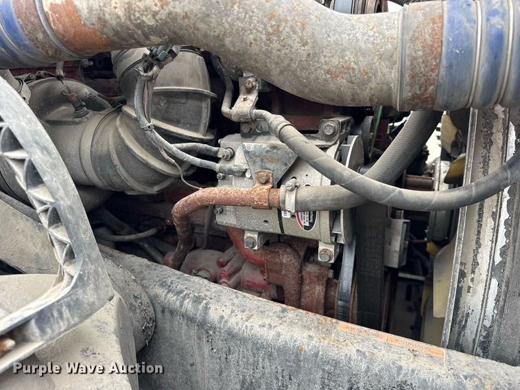 image for item DU3431 2009 Volvo VNL semi truck