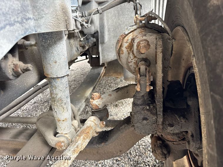 image for item DU3431 2009 Volvo VNL semi truck