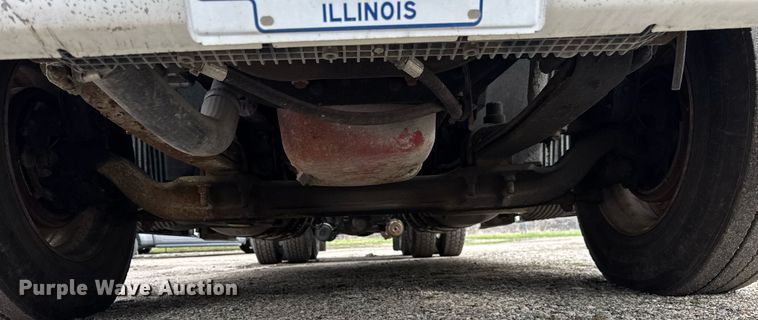 image for item DU3431 2009 Volvo VNL semi truck