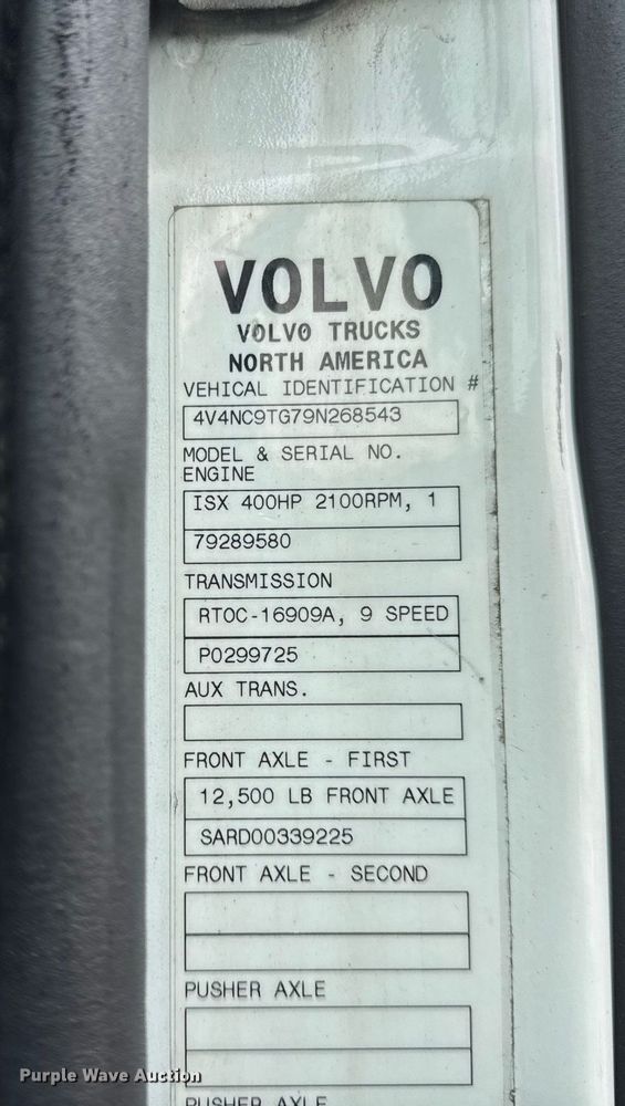 image for item DU3431 2009 Volvo VNL semi truck