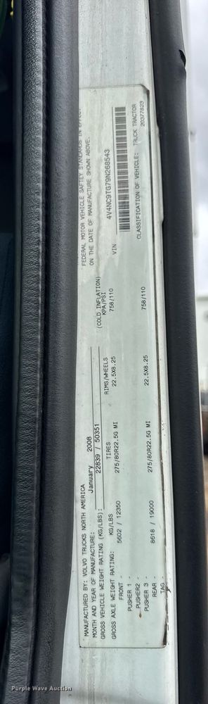 image for item DU3431 2009 Volvo VNL semi truck