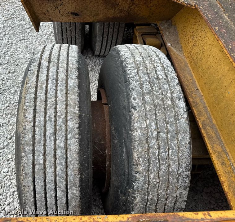 image for item DU3442 1978 Load King 353LFP lowboy equipment trailer