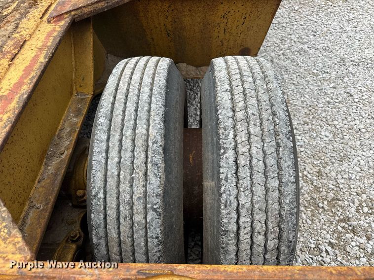 image for item DU3442 1978 Load King 353LFP lowboy equipment trailer