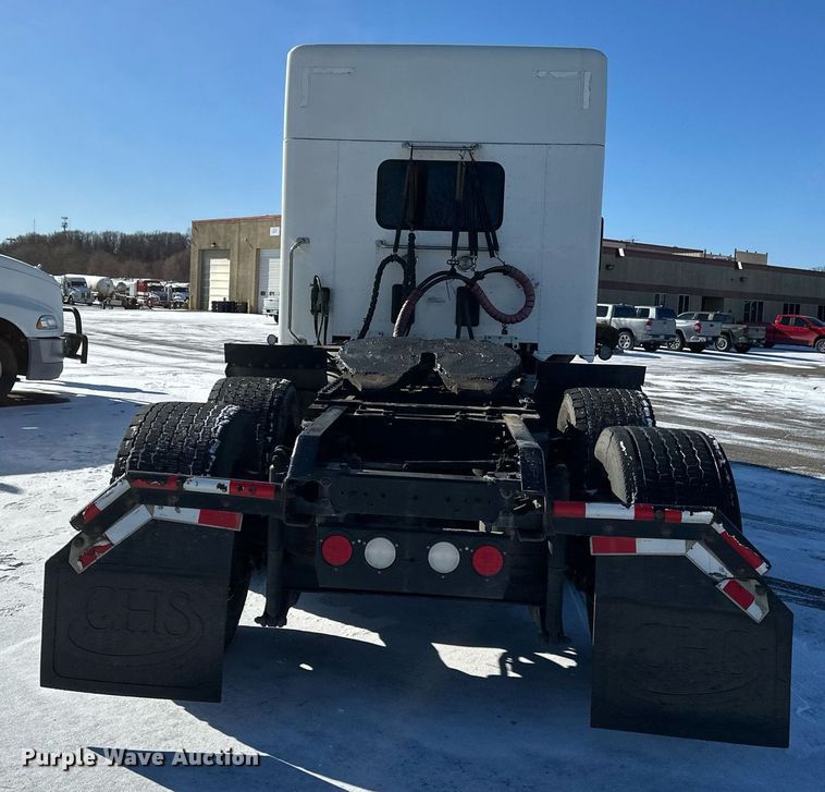 image for item DV0567 2016 Kenworth  T880 semi truck