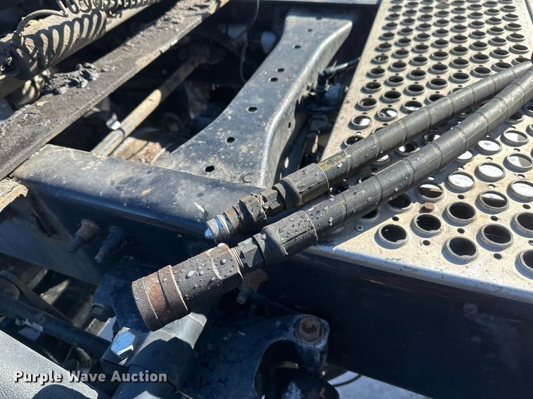 image for item DV0567 2016 Kenworth  T880 semi truck