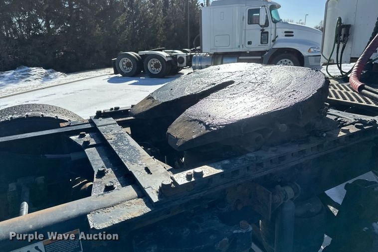 image for item DV0567 2016 Kenworth  T880 semi truck