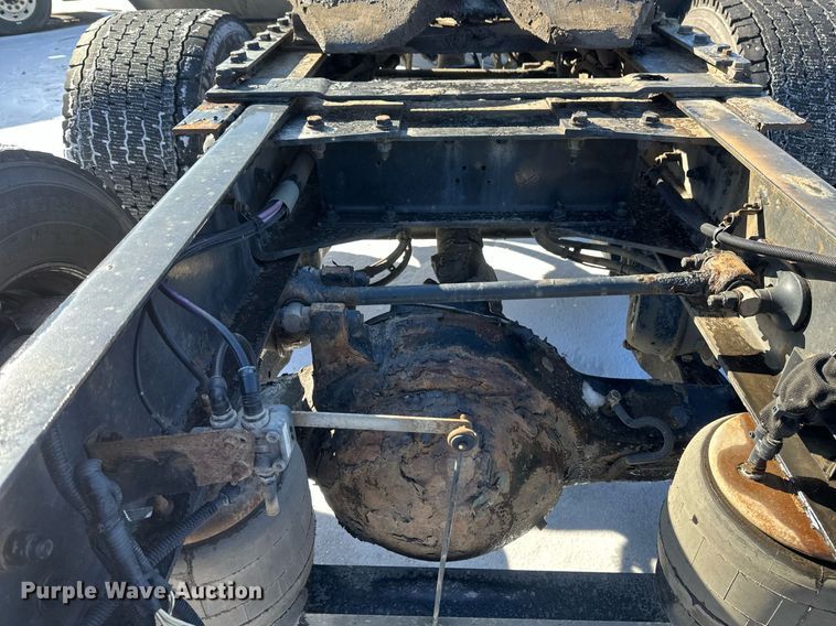 image for item DV0567 2016 Kenworth  T880 semi truck