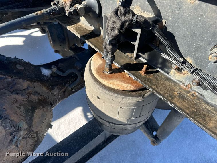 image for item DV0567 2016 Kenworth  T880 semi truck