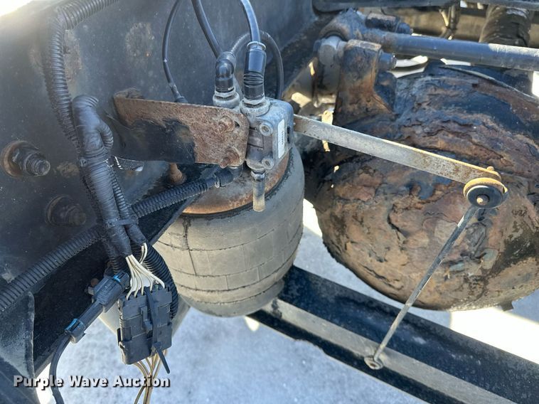 image for item DV0567 2016 Kenworth  T880 semi truck