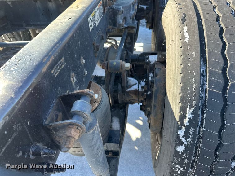 image for item DV0567 2016 Kenworth  T880 semi truck