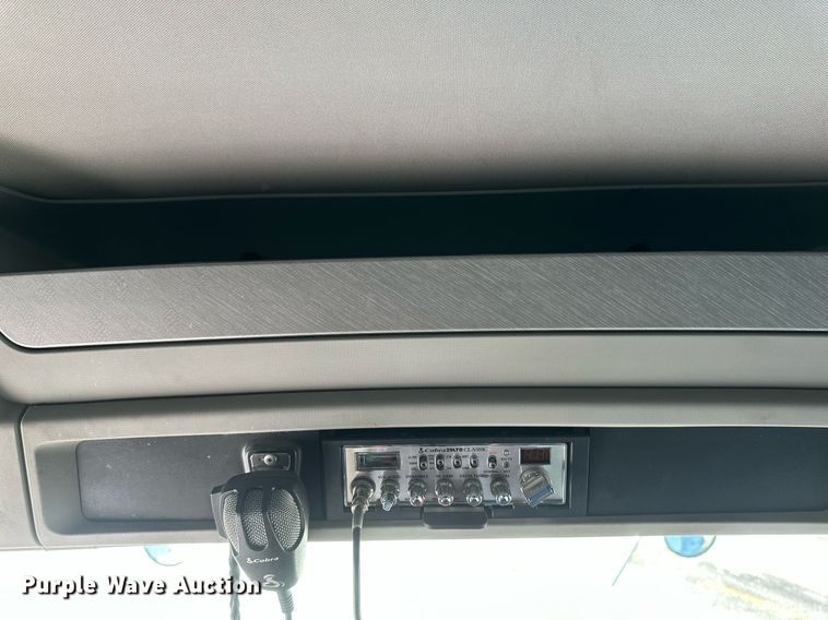 image for item DV0567 2016 Kenworth  T880 semi truck