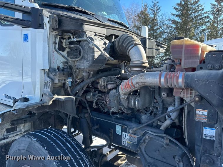 image for item DV0567 2016 Kenworth  T880 semi truck