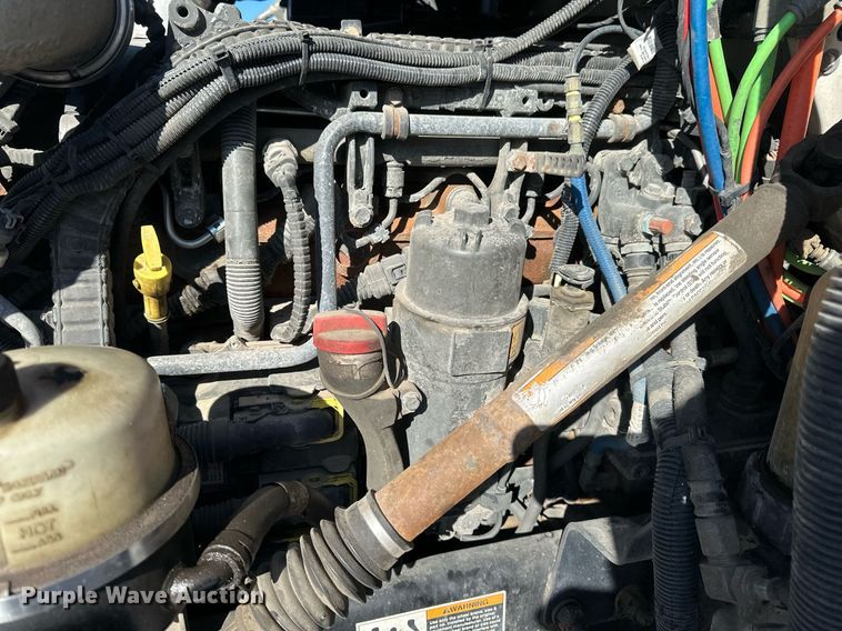 image for item DV0567 2016 Kenworth  T880 semi truck