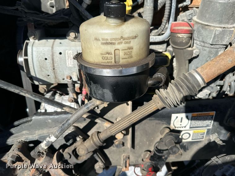 image for item DV0567 2016 Kenworth  T880 semi truck