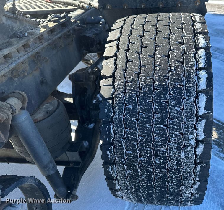 image for item DV0567 2016 Kenworth  T880 semi truck