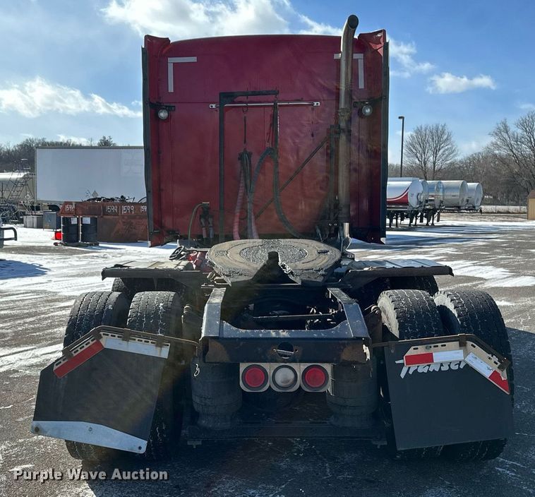 image for item DV0569 2015 Mack CXU613 semi truck