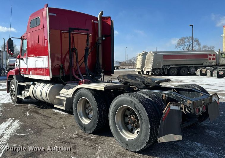 image for item DV0569 2015 Mack CXU613 semi truck