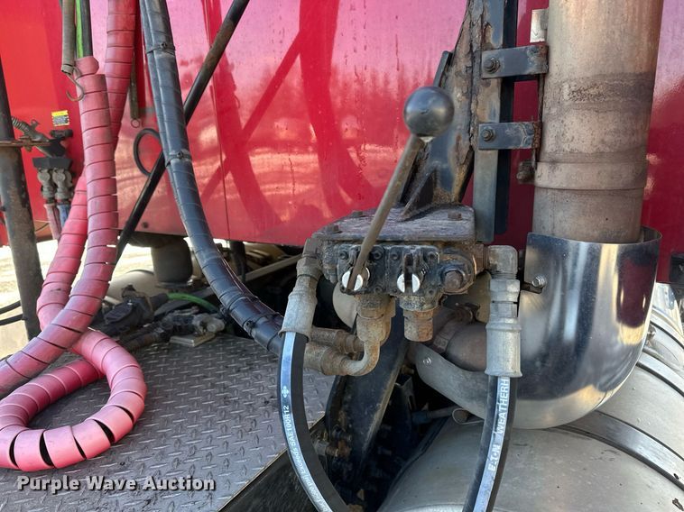 image for item DV0569 2015 Mack CXU613 semi truck