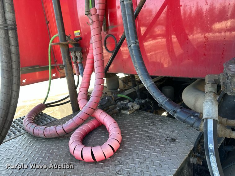 image for item DV0569 2015 Mack CXU613 semi truck