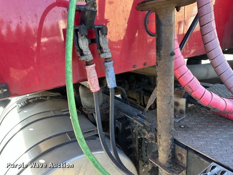 image for item DV0569 2015 Mack CXU613 semi truck