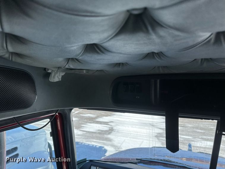 image for item DV0569 2015 Mack CXU613 semi truck