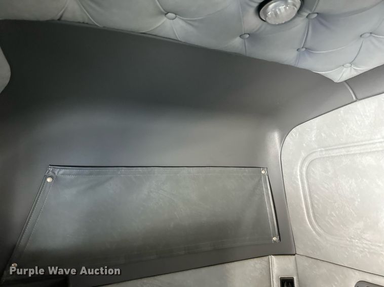 image for item DV0569 2015 Mack CXU613 semi truck