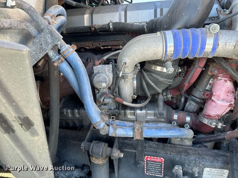 image for item DV0569 2015 Mack CXU613 semi truck