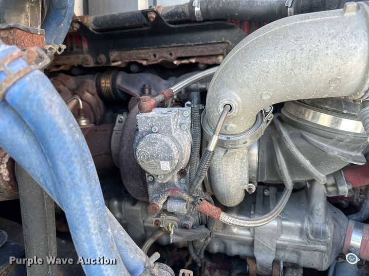 image for item DV0569 2015 Mack CXU613 semi truck