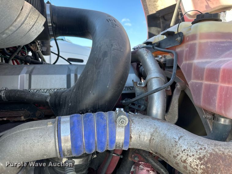 image for item DV0569 2015 Mack CXU613 semi truck