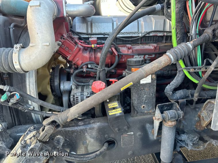 image for item DV0569 2015 Mack CXU613 semi truck