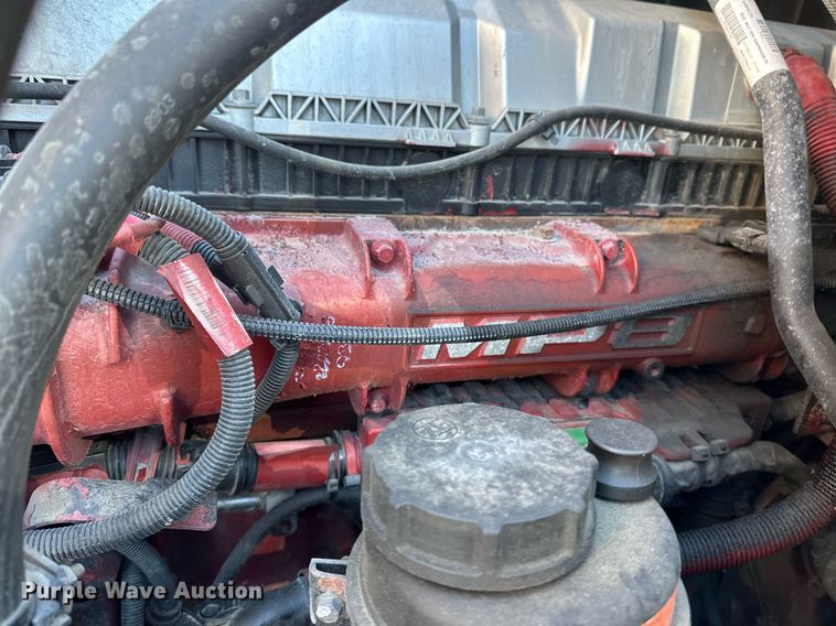 image for item DV0569 2015 Mack CXU613 semi truck